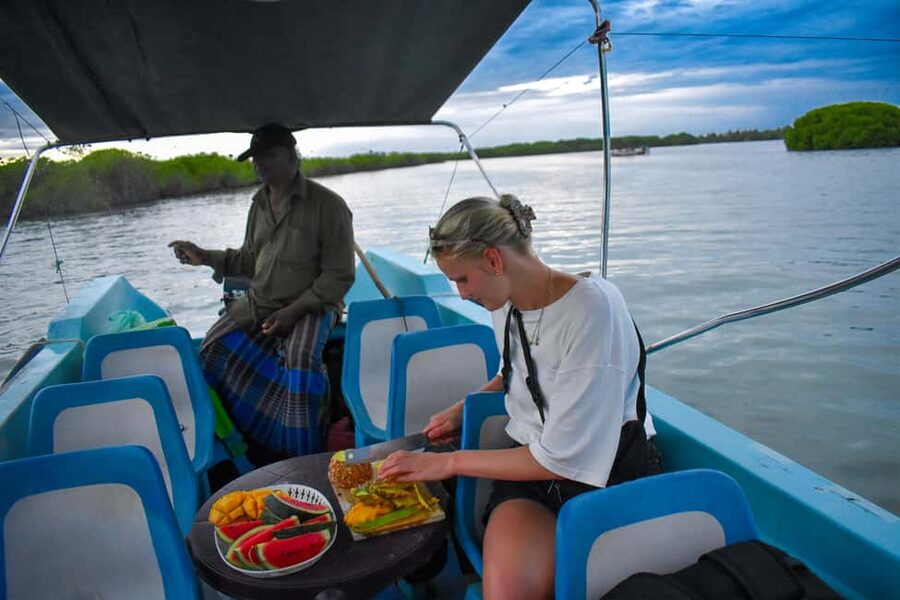 Negombo: Sunset lagoon boat tour with hotel transfers - Why Negombo Lagoon makes a good short outing