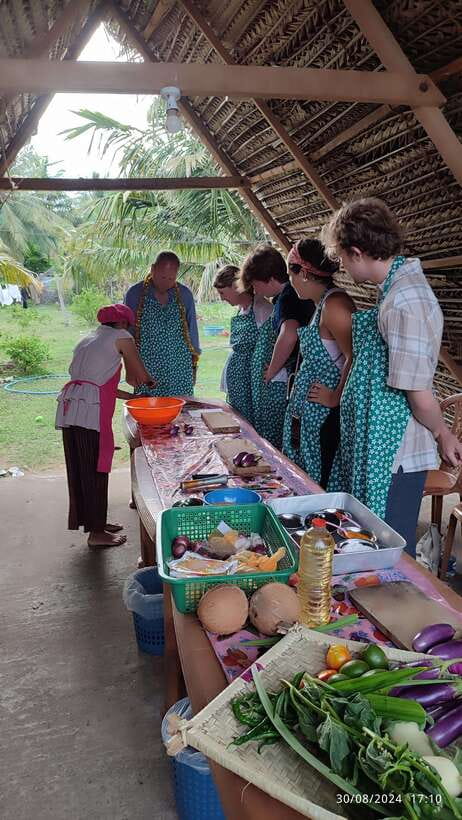 Nilaveli: Sri Lankan Cooking Class with a Local Family - Key things to know before booking