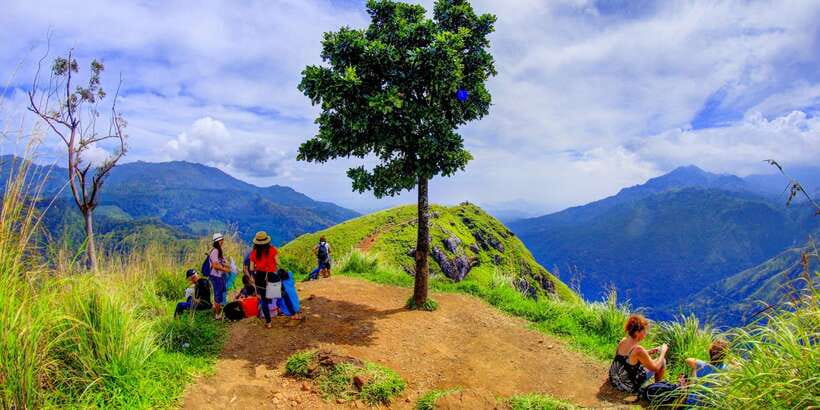 Nuwara Eliya: All-Inclusive Ella Sightseeing Private Tour - The 7:00 AM road from Nuwara Eliya to Ella