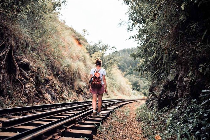 Nuwara Eliya from Kandy by Train - Gregory Lake for a short break