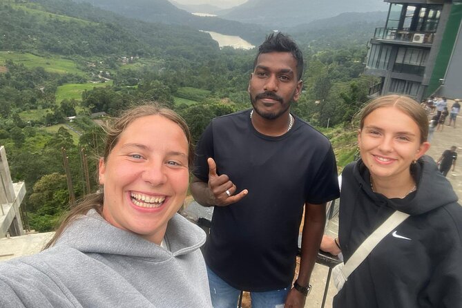 Nuwaraeliya Tea Factory and WaterFall Tour’s With DMJ Tours - What the private format adds