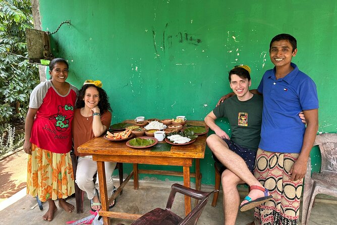 Organic cooking class sigiriya (kumara & family) - Learning Sri Lankan spices the traditional way