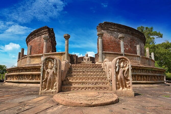 Polonnaruwa Ancient City Private Day Tour (Hidden Gems) - A Hindu Temple and Two Different Stupas