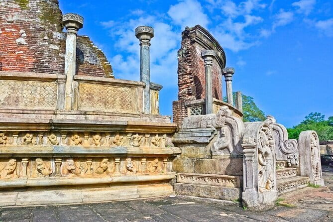 Polonnaruwa Ancient City Private Day Tour (Hidden Gems) - Start at the Archaeological Museum
