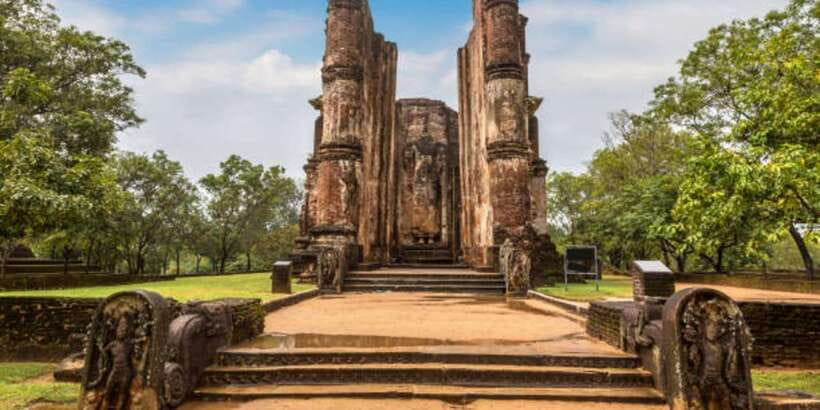 Polonnaruwa Day Tour With Minneriya NP Elephant Safari - The practical side of a sacred site