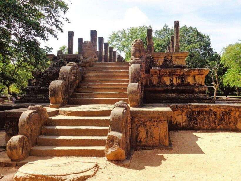 Polonnaruwa: Private Guided Cycling Tour with Hotel Pickup - Your tuk-tuk pickup keeps the morning easy