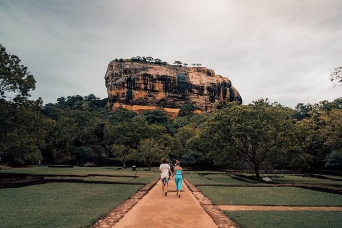 Private Car & English-Speaking Driver – Sri Lanka Island wide - What the chauffeur adds beyond a taxi