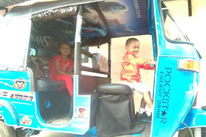 Private City tour in Colombo By tuk tuks or Cars - Colombo highlights in one private outing