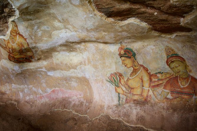 Private Day Tour from Colombo to Sigiriya, Dambulla & Pidurangala - The long drive is part of the bargain
