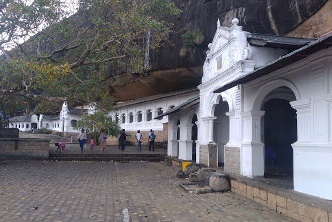 Private Full Day Tour Sigiriya and Dambulla From Kandy - Kandy View Point starts the journey