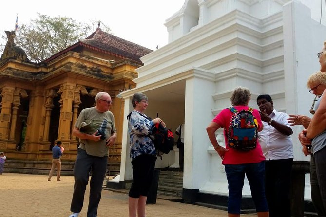 Private Half-Day Colombo City Tour - Dutch Hospital and Colombo’s modern pause