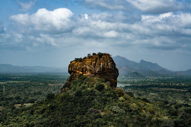 Private Journey to Sigiriya Majestic Rock Fortress from Colombo - The long ride from Colombo to Sigiriya