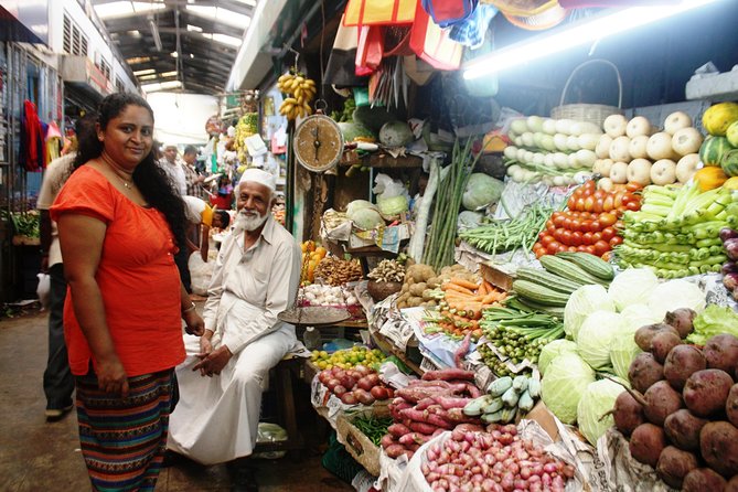 Private Market Visit and Cooking Class with Private Transfers from Kandy Hotels - Eating with your host at her table