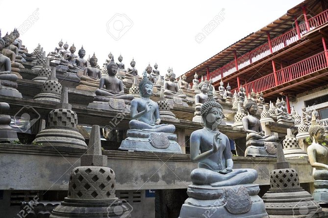 Private Night Tour in Colombo with Street Food Tasting - Kelaniya Raja Maha Vihara and its Buddhist art