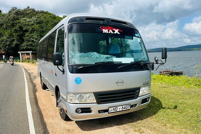 Private Round Tour in Sri Lanka with Vehicle - The driver can shape the whole day