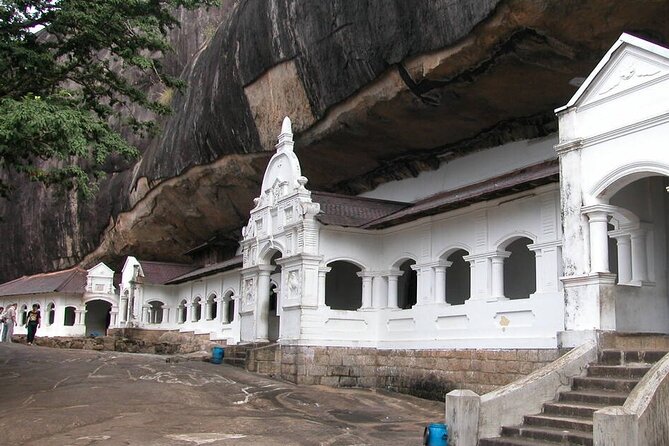 Private Sigiriya Day Tour and Authentic Sri Lankan Lunch Buffet - A family lunch among the farming fields
