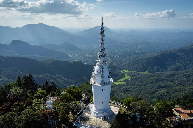 Private Sri Lanka Tour & Hike Experience to Ambuluwawa Tower - Climbing the 48-meter tower