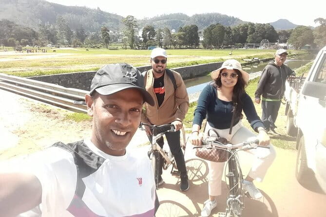 Private Tuk Tuk Tour of Kandy City & Surroundings - Bahiravokanda Vihara Buddha Statue: a quiet hilltop pause