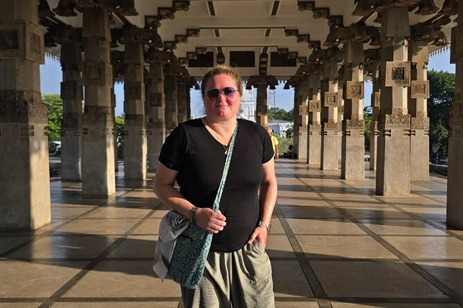 Ride and Explore Colombo and Food By Tuk Tuk Tour All Inclusive - Sambodhi Chaithya and Colombo’s Colonial Core