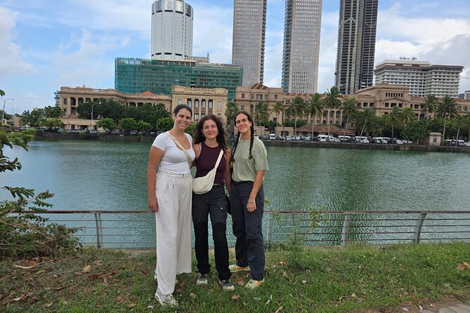 Ride and Explore Colombo and Food By Tuk Tuk Tour All Inclusive - Tea, Handicrafts, and the Gem Museum