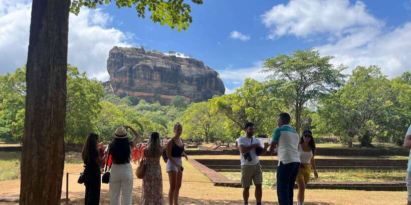 Sigiriya and Dambulla day tour from Ella - Lunch, local crafts, and a little shopping time
