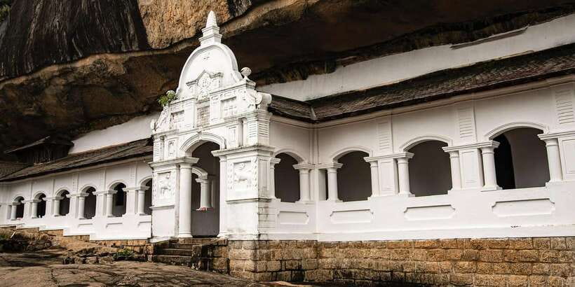 Sigiriya & Dambulla: Private Day Tour From Trincomalee - Guides, languages, and the value of local explanation