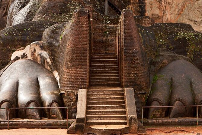 Sigiriya Fortress & Dambulla Day Tour From Colombo, Bentota Area - Dambulla’s caves and painted Buddhist art