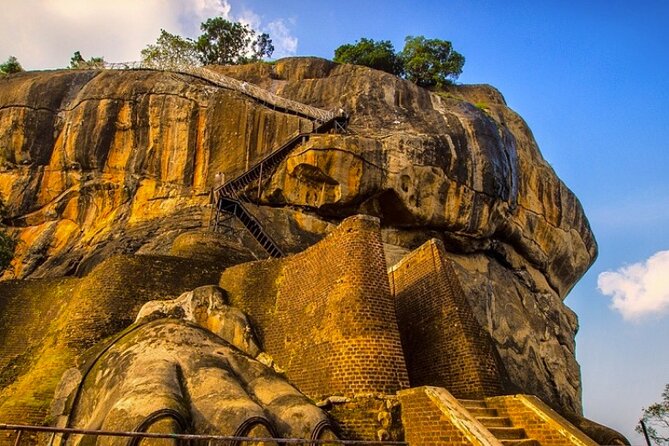 Sigiriya Rock & Cave Temple with Jeep Safari Private Day Trip - Climbing Sigiriya Rock in three hours