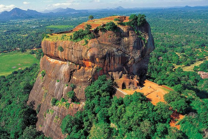 Sigiriya Rock & Dambulla Cave Temple Private Guided Day Trip - Sigiriya Museum sets the scene in 30 minutes