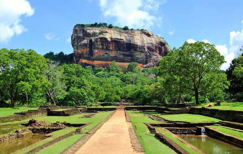 Sigiriya Rock Hike & Minneriya Elephant Safari – Day Tour - Key points at a glance
