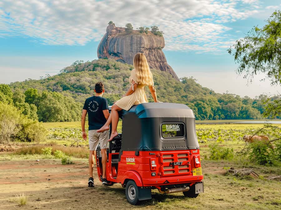 Sigiriya: Sigiriya or Pidurangala Sunrise/Sunset Hike - Choosing between Pidurangala and Sigiriya Rock