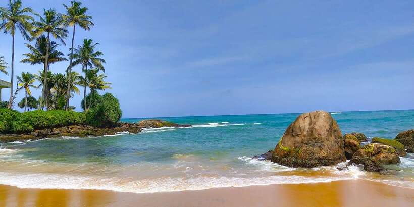 Snorkeling in Hikkaduwa - What this Hikkaduwa snorkeling experience is really like