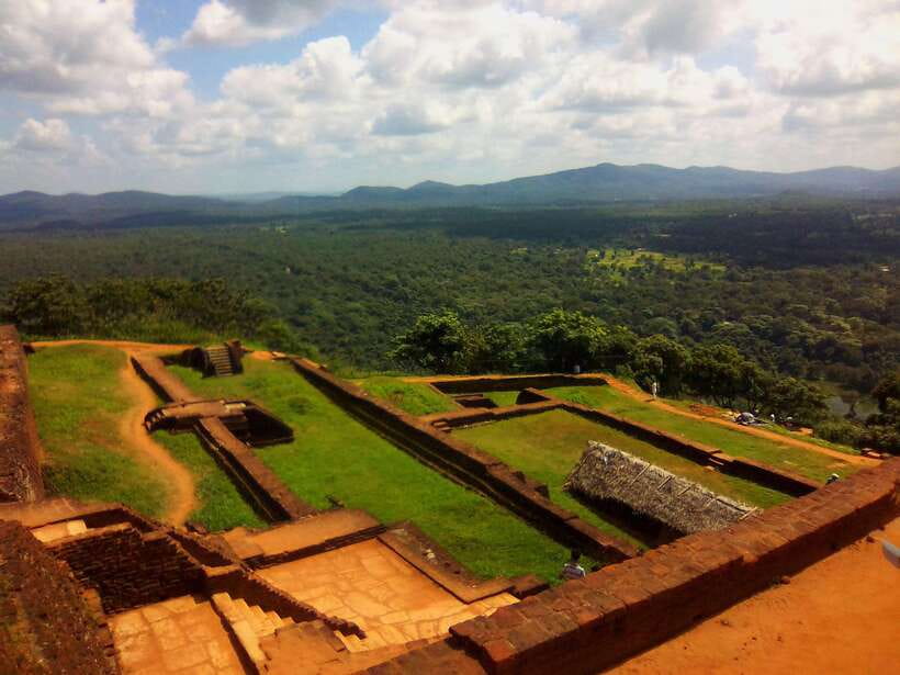 Sri Lanka: 4-Day Private Tour Focusing on Cultural Triangle - Day 4: Kandy, spices, and the Temple of the Tooth Relic