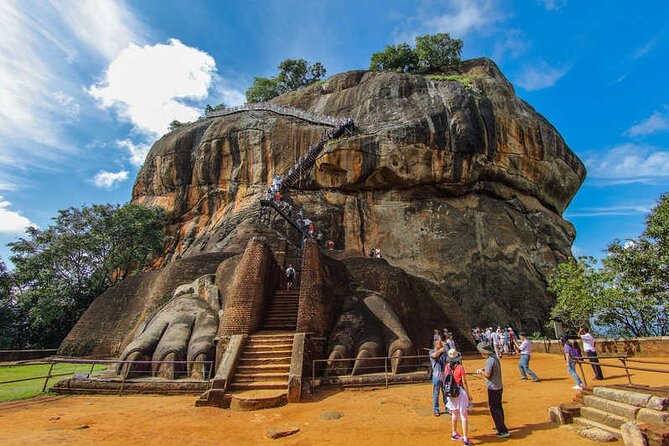 Sri Lanka 8 Tage 7 Nächte Tour mit privatem Fahrer - Day 3: Nalanda Gedige near Matale