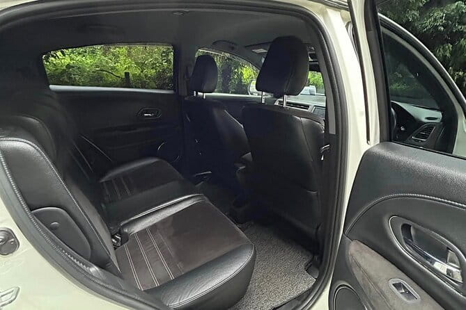 Sri Lanka Car and Driver Hire - Private Driver and Chauffeur - The drivers are the heart of the experience