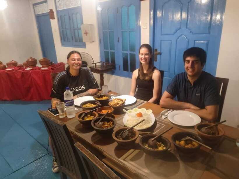 Sri Lanka: Cooking Class - Sitting down to eat with your hosts