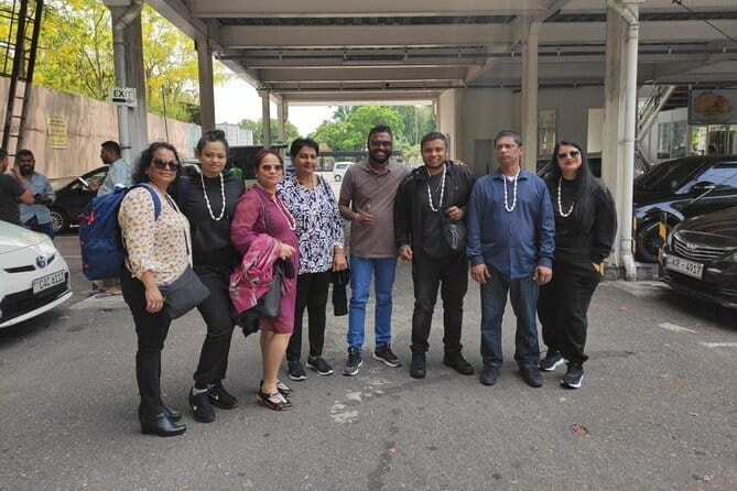 Sri Lanka Driver's and Guide with Luxury Cars - Kandy’s Temple of the Sacred Tooth Relic