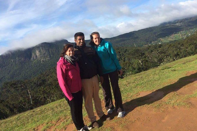 Sri Lanka Holidays Group Tour Packages - A private car makes the Cultural Triangle easier