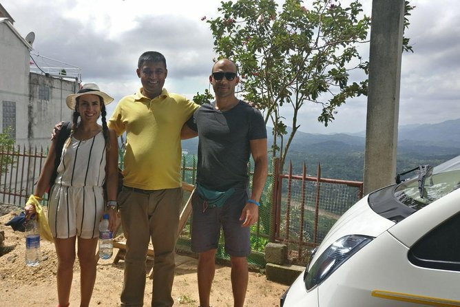 Sri Lanka Holidays Group Tour Packages - What the driver-guide adds