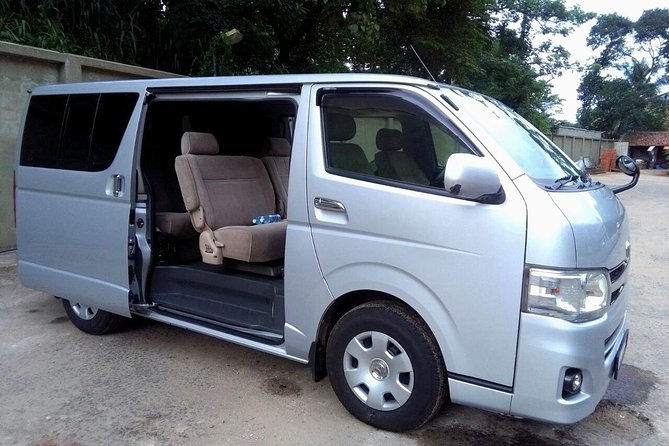 Sri Lanka Multi Day Car Hire with English Speaking Driver-Guide - Why a private Sri Lankan driver can make sense