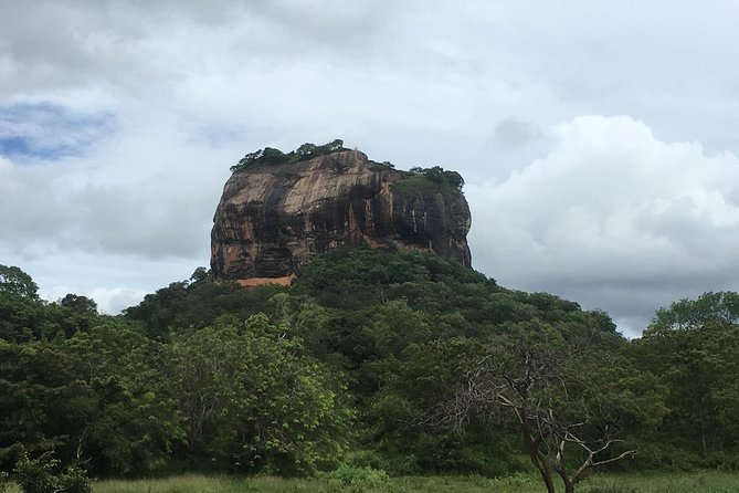 Sri Lanka Tour in 8 Days - Day one: airport pickup and the road to Sigiriya