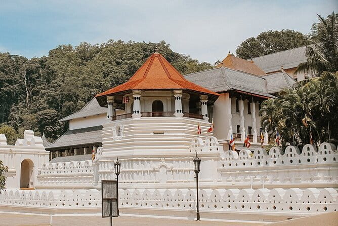 Sri Lanka Tour Plan - 14 Days - Private Transport And Hotel - Ramboda Falls and the cool tea hills