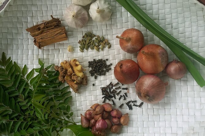Sri Lankan cooking class with Nilu Kandy( FREE PICKUP & Drop) - Eating what you cooked