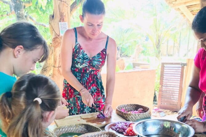 Sri Lankan Privet Cooking Class with Lunch - Eight Curries, One Seafood Dish, and Plenty to Learn
