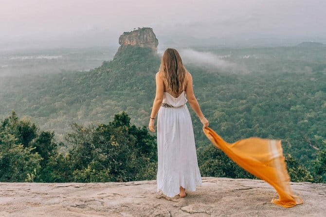 Tailor-made Multi-day Private Tour Packages in Sri Lanka - Day 5: The Nanu Oya to Ella train and hill-country views