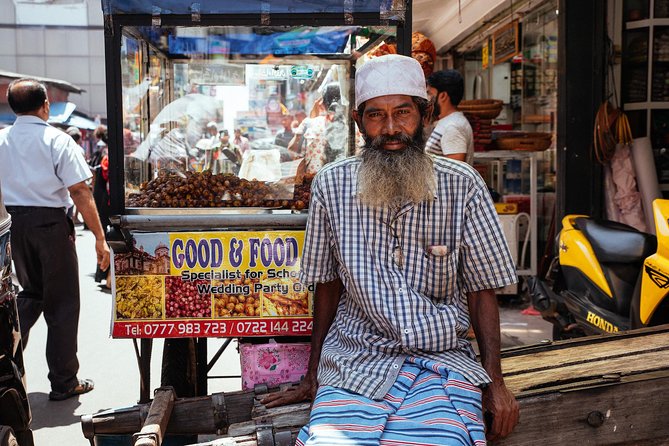 The 10 Tastings of Colombo With Locals: Private Street Food Tour - Exotic Fruit Near Old Town Hall