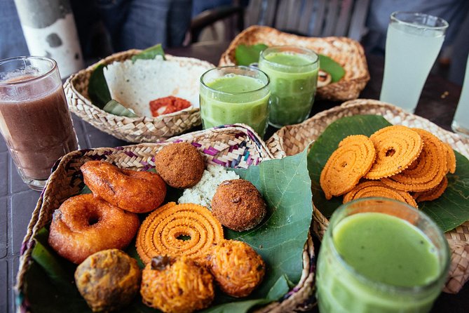 The 10 Tastings of Kandy With Locals: Private Street Food Tour - Kandy Lake and the optional Joy Boat