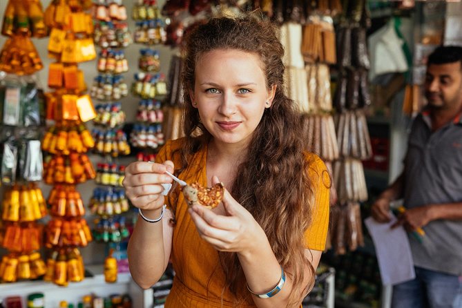 The 10 Tastings of Kandy With Locals: Private Street Food Tour - The final tastings and local restaurant stop