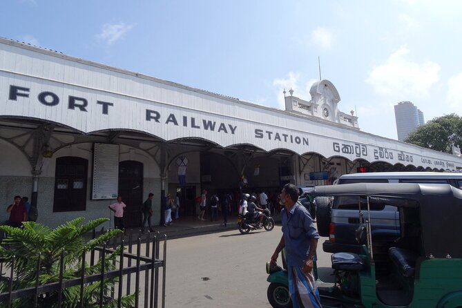Train from Colombo to Kandy - What the reserved seat adds