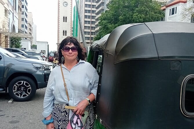 Tuk-Tuk City Tour Colombo SL - Pettah’s Jami Ul-Alfar Mosque